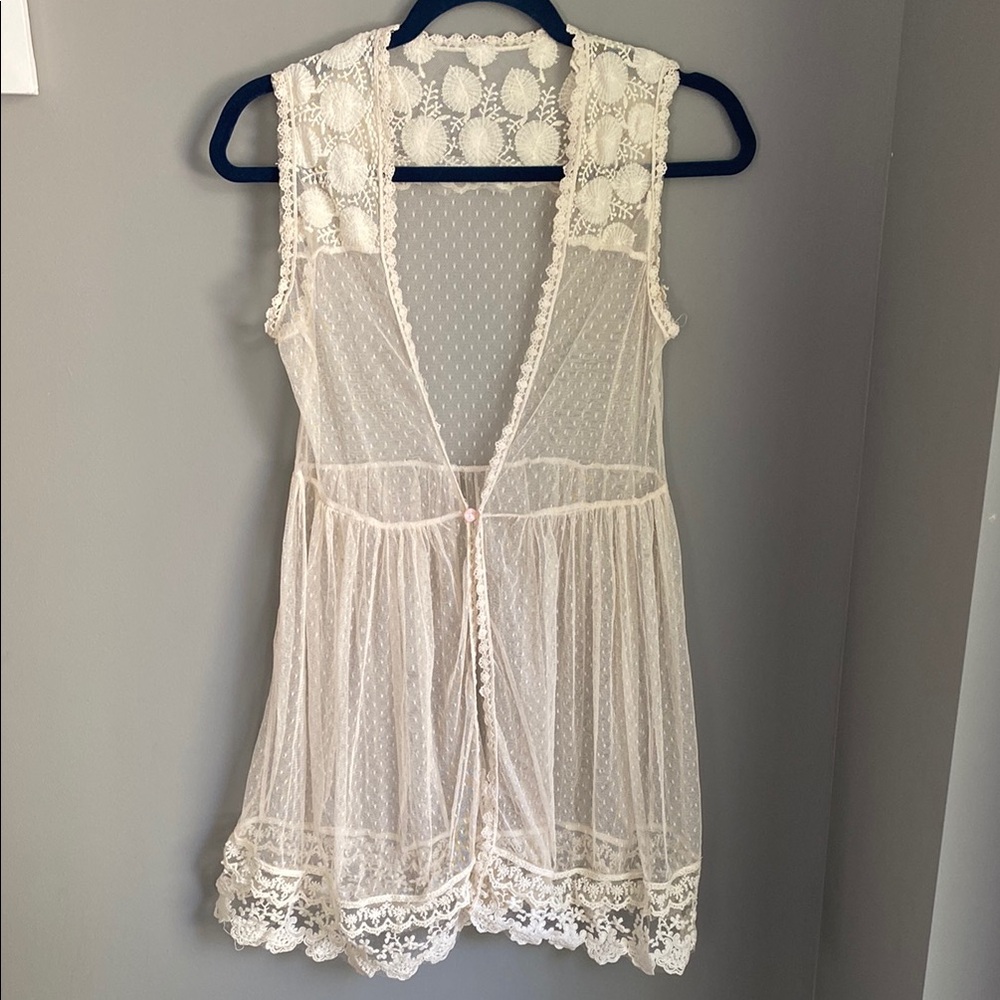 047. Lace Sheer Vest in Cream
